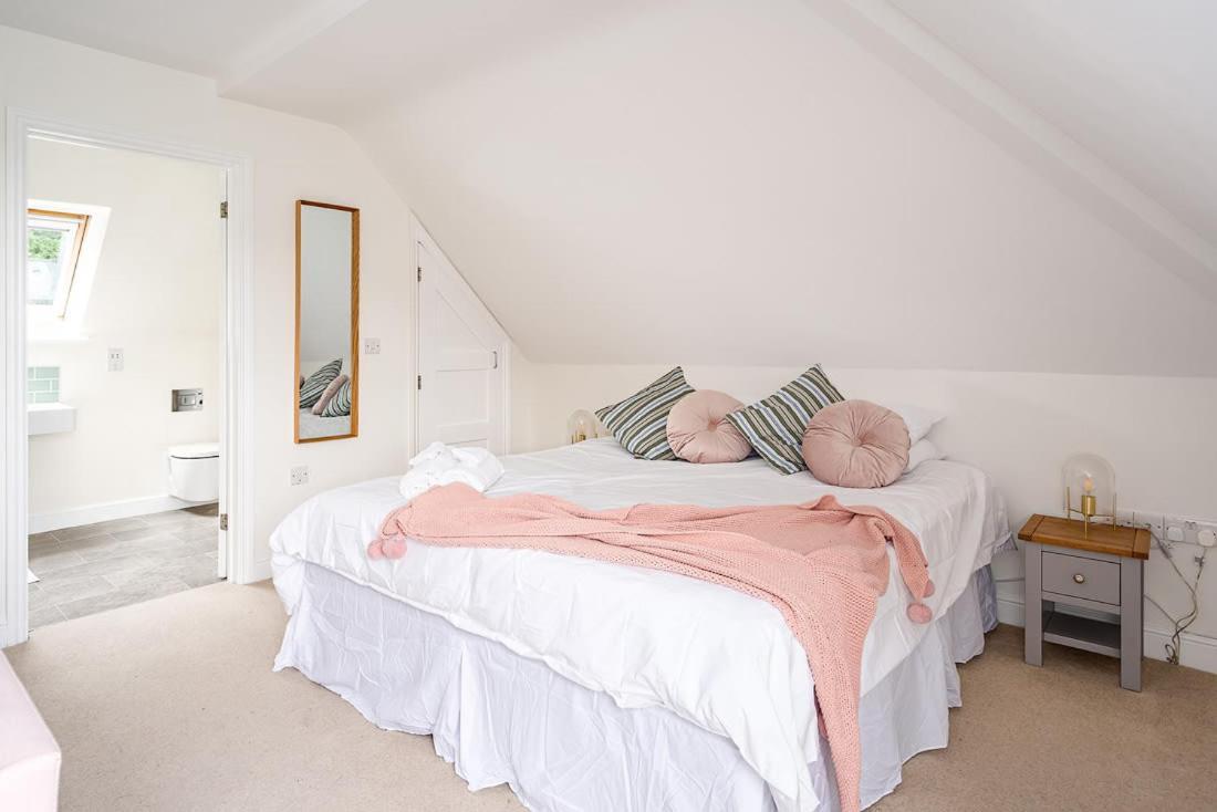 Spacious 2 Bedroom House With Stunning Views Bath Exterior photo